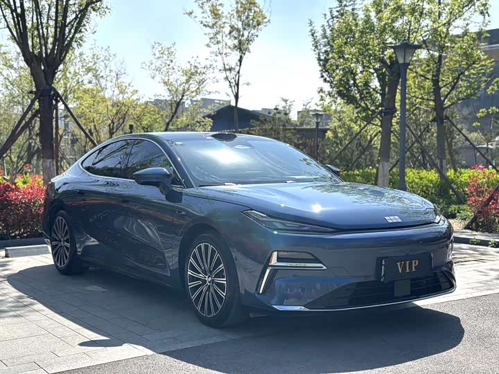 Фото 3 - Geely Galaxy Starshine 8 EM-i