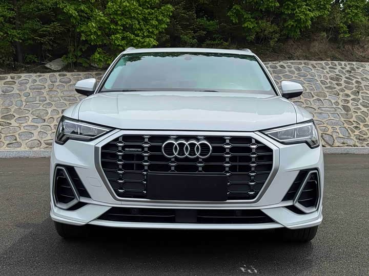Фото 2 - Audi Q3