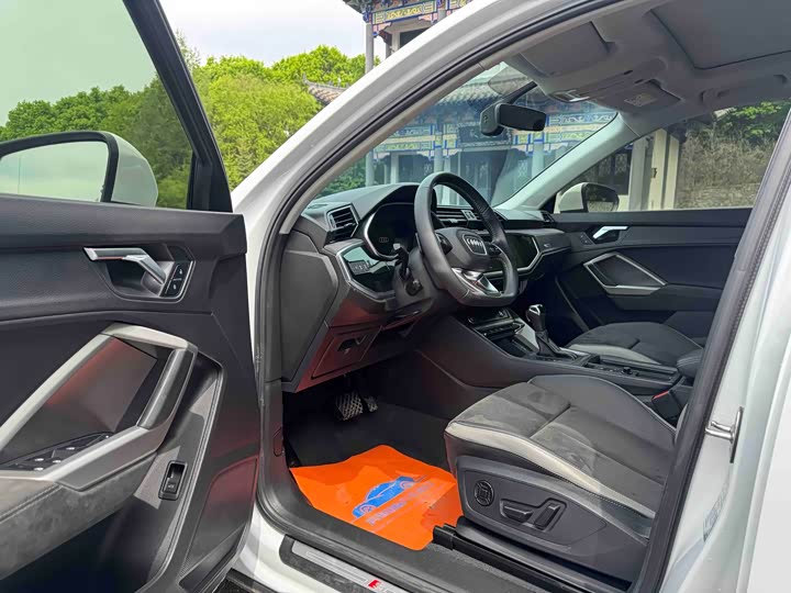 Фото 7 - Audi Q3