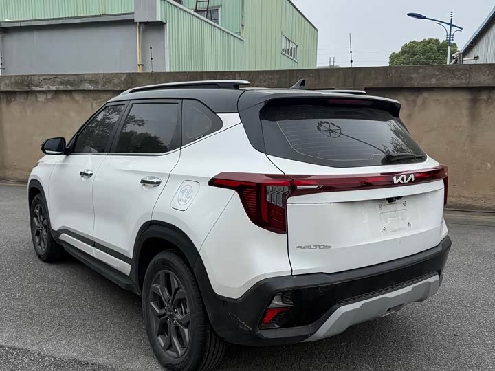 Photo 6 - Kia Seltos
