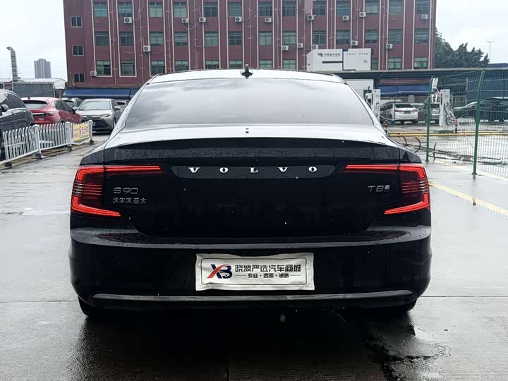 Volvo S90 Hybrid 2025 2025款 插电式混动 四驱长续航智雅豪华版