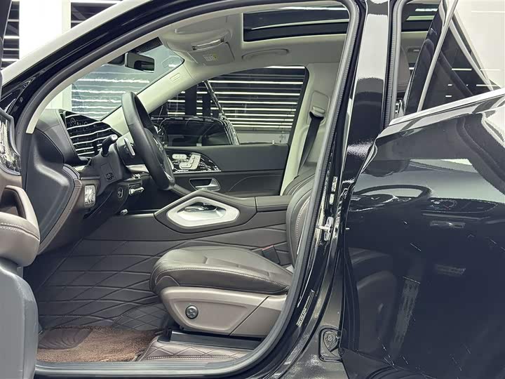 صورة 6 - Mercedes-Benz GLS-Class