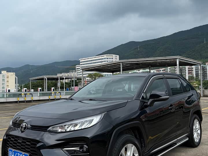 Фото 2 - Toyota Wildlander