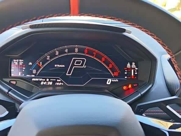Photo 2 - Lamborghini Huracán