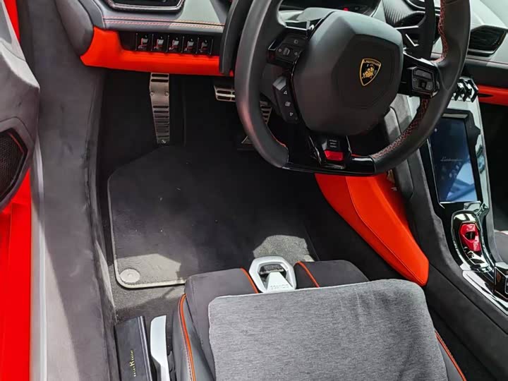 Photo 4 - Lamborghini Huracán