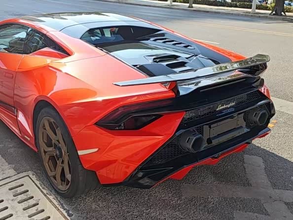 Photo 7 - Lamborghini Huracán