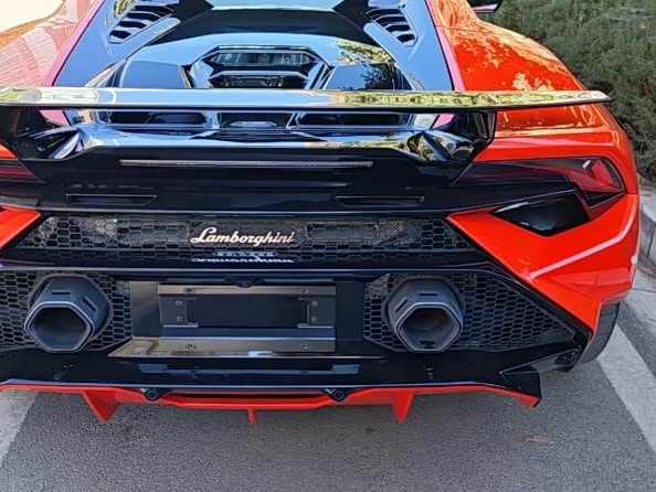 Photo 8 - Lamborghini Huracán