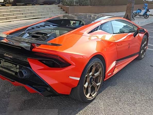 Photo 9 - Lamborghini Huracán