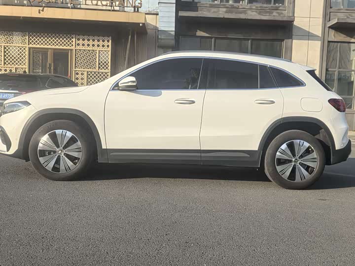 2025 Mercedes-Benz EQA