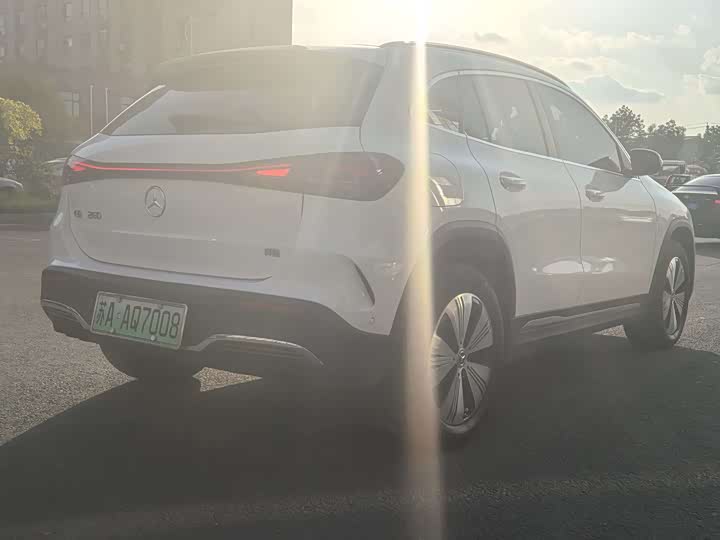 Photo 7 - Mercedes-Benz EQA