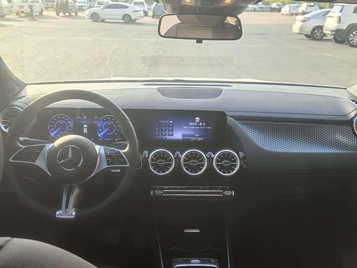 Photo 9 - Mercedes-Benz EQA