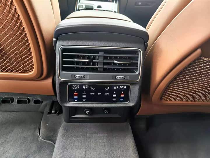 Audi Q7 2021 2021款 55 TFSI quattro S line尊贵型