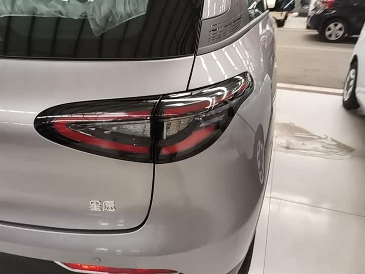 Фото 8 - Geely Galaxy Geome