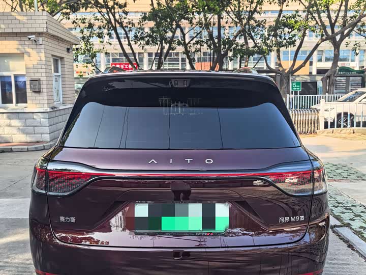 Aito M9 2025 2025款 纯电 Ultra版 100kWh 6座版（896线激光雷达）