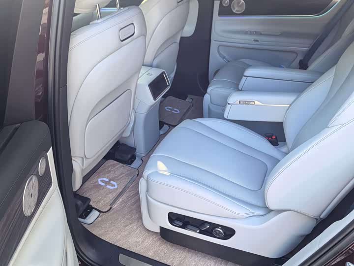 Aito M9 2025 2025款 纯电 Ultra版 100kWh 6座版（896线激光雷达）