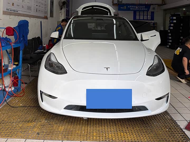 Фото 2 - Tesla Model Y