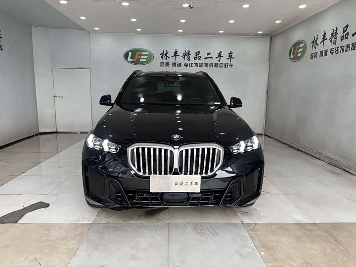 BMW X5 2026 2026款 xDrive 40Li M运动曜夜套装