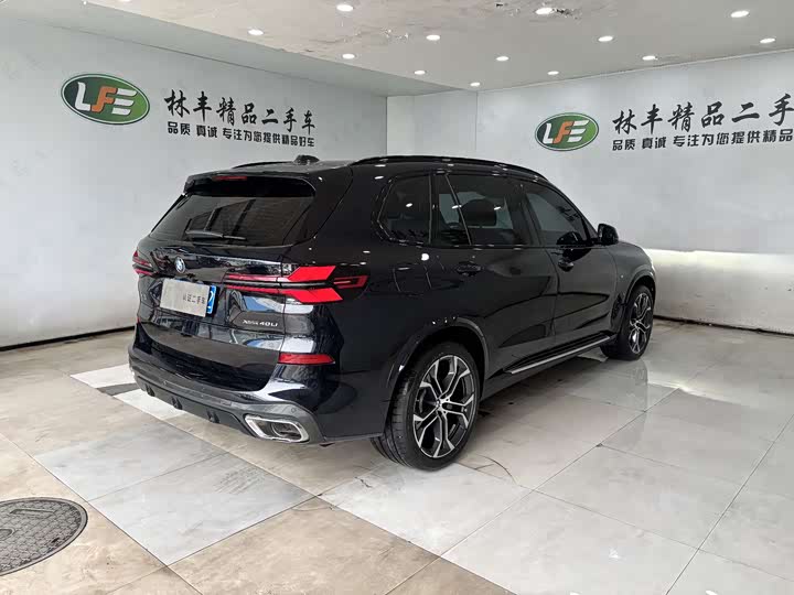 BMW X5 2026 2026款 xDrive 40Li M运动曜夜套装