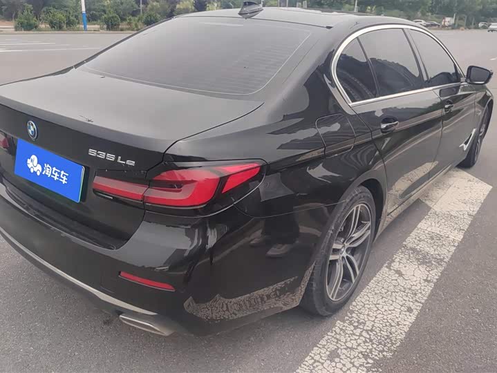 Photo 3 - BMW 5 Series Hybrid