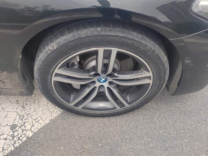 Photo 5 - BMW 5 Series Hybrid