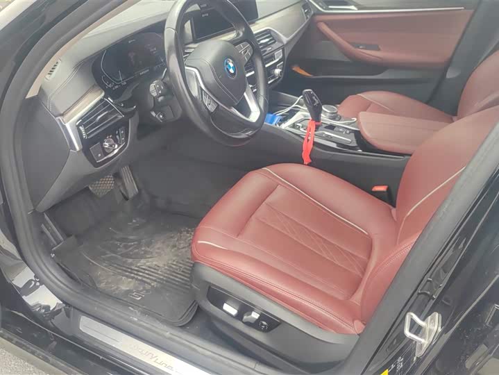 Photo 8 - BMW 5 Series Hybrid