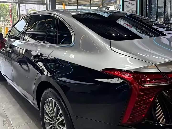 Zdjęcie 7 - Hongqi H5
