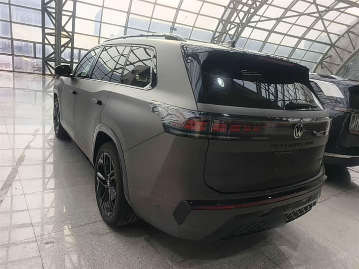 Photo 5 - Volkswagen Teramont Pro