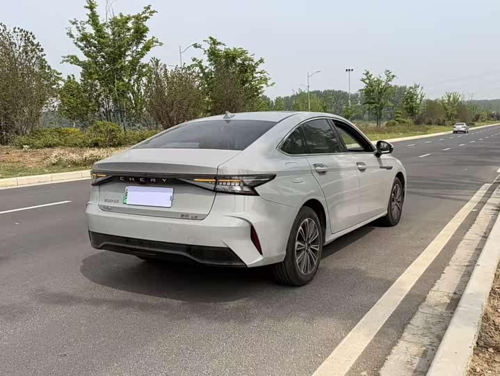 Фото 9 - Chery Fulwin A8
