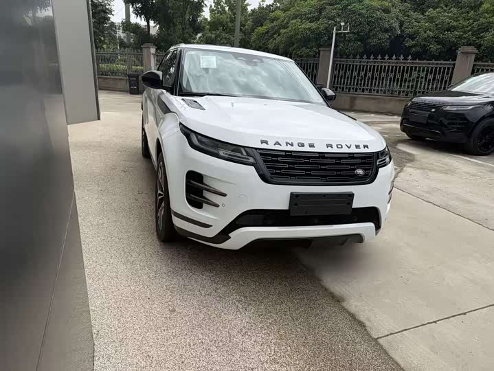 Land Rover Range Rover Evoque L 2026 2026款 揽胜极光 L SE