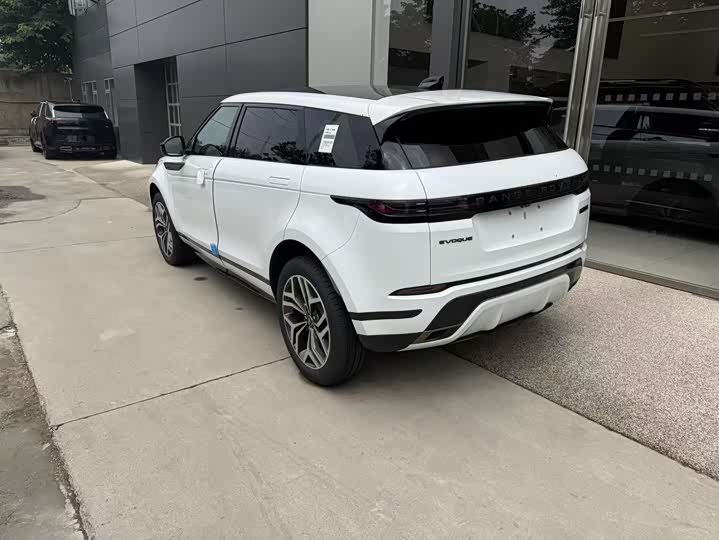 Land Rover Range Rover Evoque L 2026 2026款 揽胜极光 L SE