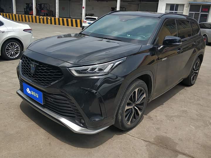 Фото 1 - Toyota Crown Kluger