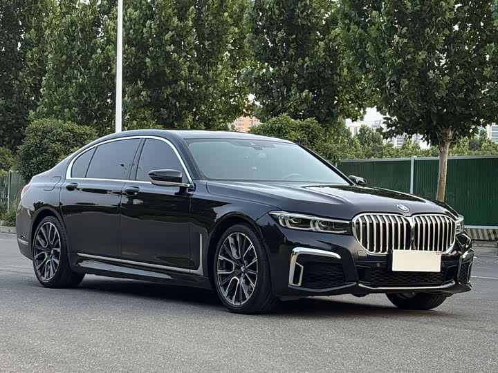 Фото 3 - BMW 7 Series