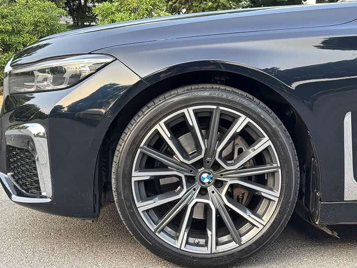Фото 8 - BMW 7 Series