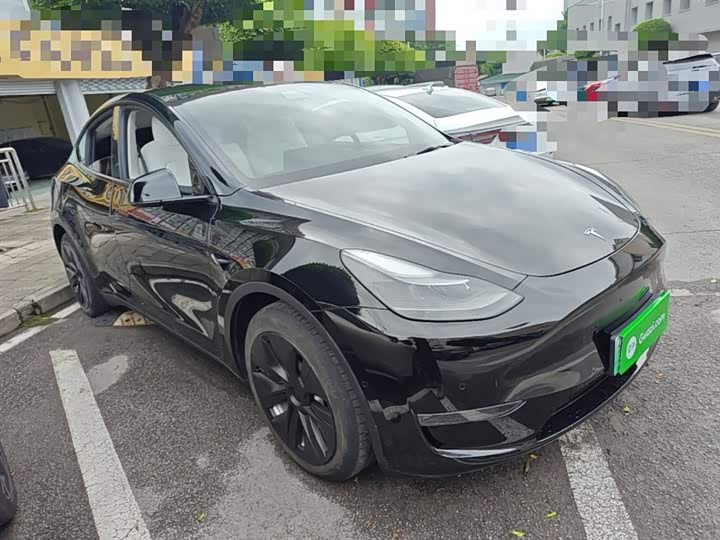 Zdjęcie 4 - Tesla Model Y