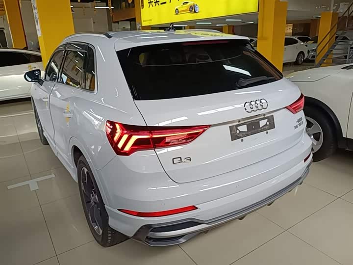 Фото 5 - Audi Q3