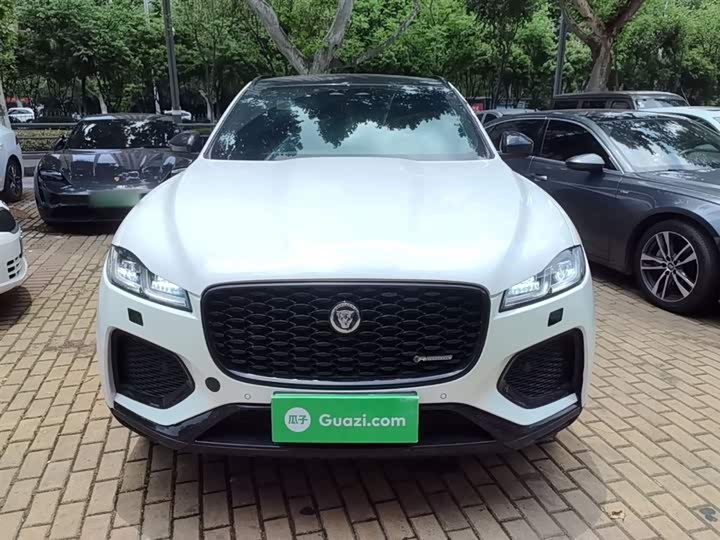 Фото 3 - Jaguar F-Pace