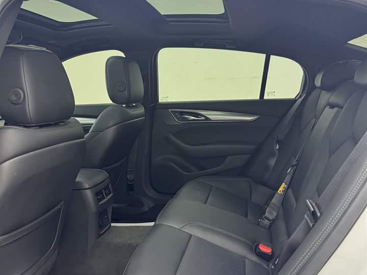 Фото 8 - Cadillac CT5