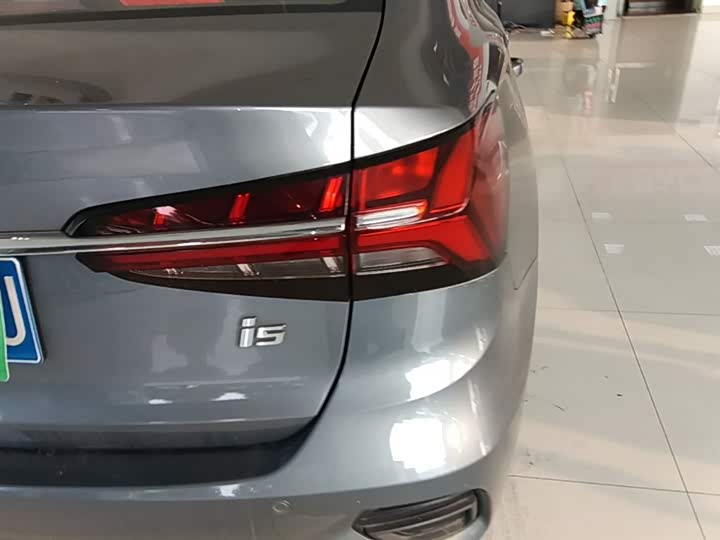 Zdjęcie 8 - Roewe i5