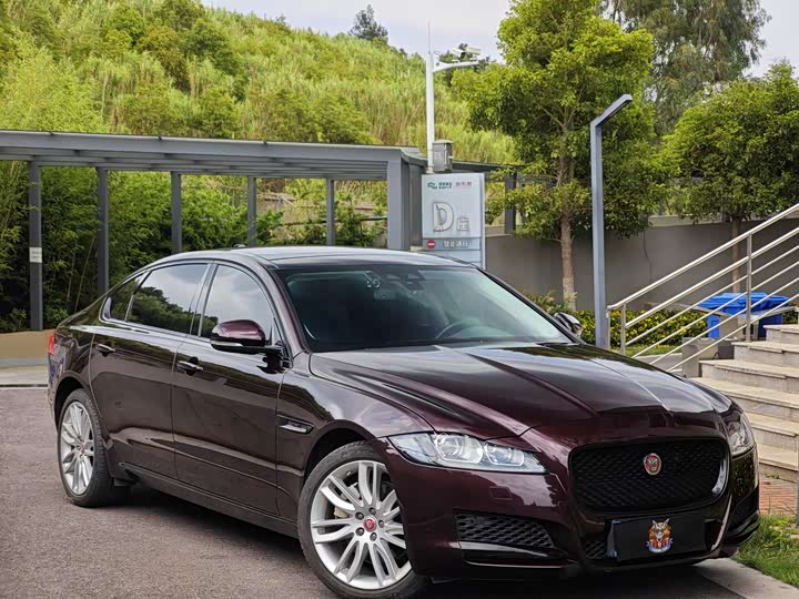 Фото 3 - Jaguar XF L