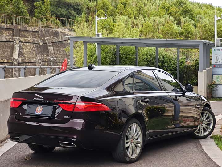 Фото 6 - Jaguar XF L