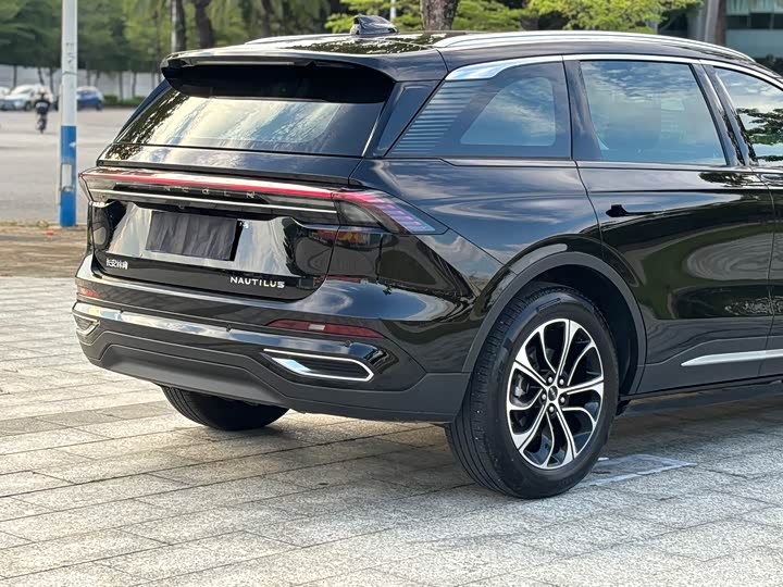 Lincoln Nautilus 2025 2025款 改款 2.0T 四驱尊逸版