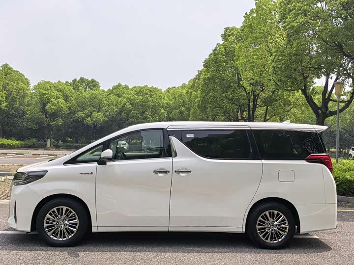 Фото 5 - Toyota Alphard