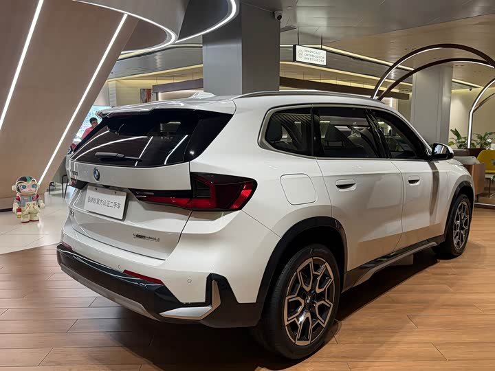 BMW X1 2025 2025款 sDrive25Li X设计套装