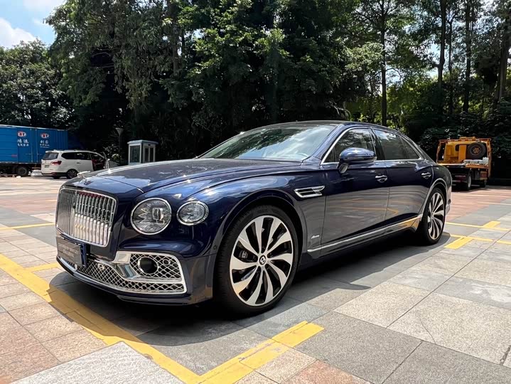Фото 1 - Bentley Flying Spur