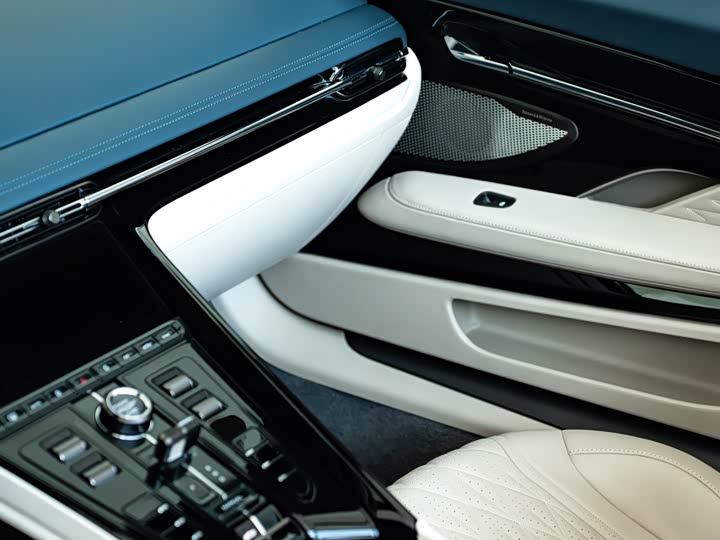 Aston Martin DB12 2025 2025款 4.0T V8 Volante