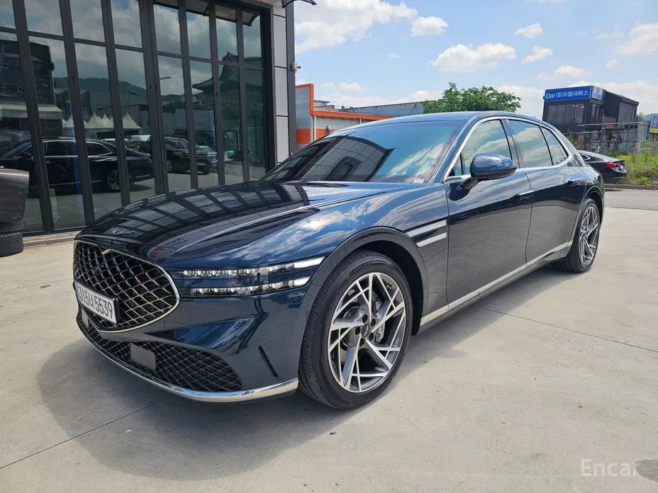 Фото 1 - Genesis G90