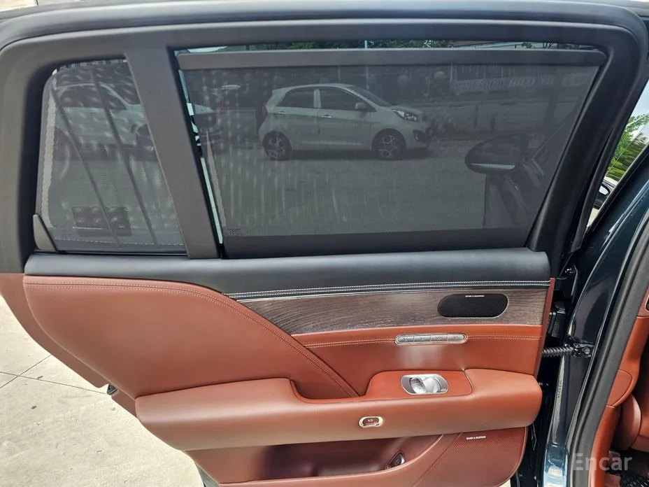 Фото 9 - Genesis G90