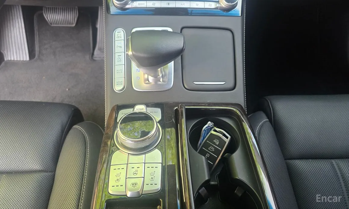 Фото 9 - Genesis G90