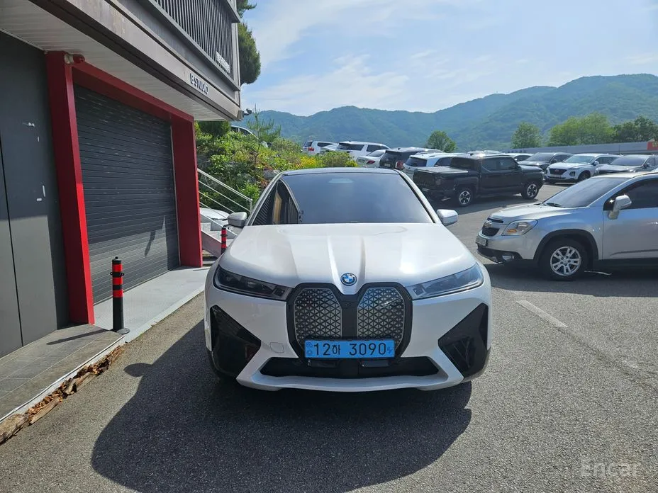 2021 BMW iX