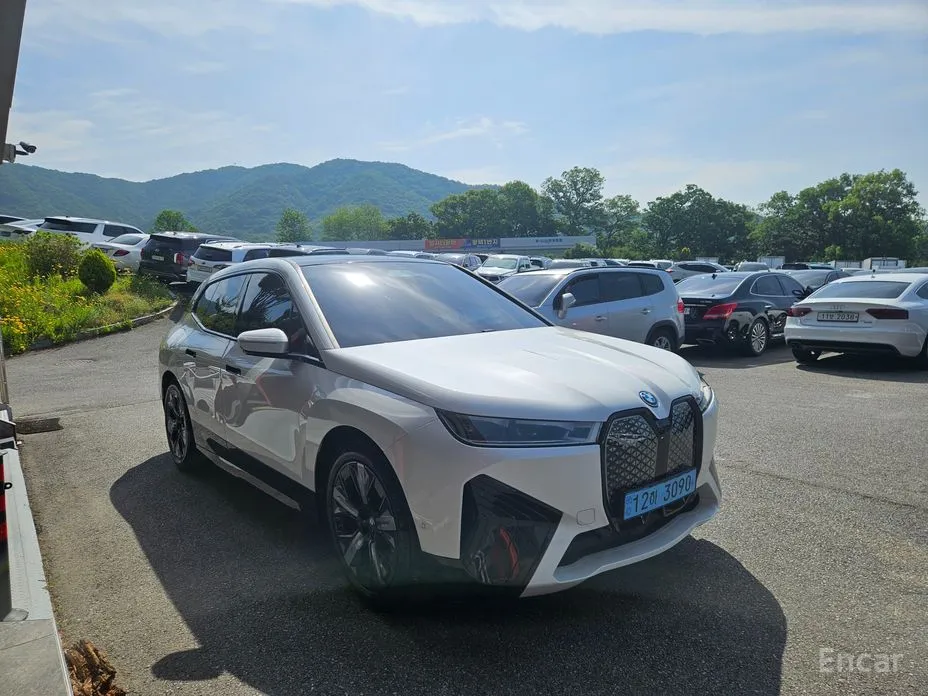 2021 BMW iX